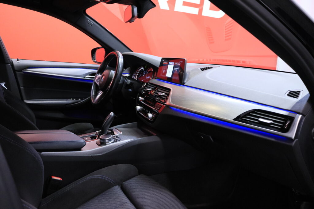 BMW - 520 - G30 Sedan 520d A M Sport / Prof. Navi / Hifit / Kamera / Sporttipenkit / LED / BMW - 520 - G30 Sedan 520d A M Sport / Prof. Navi / Hifit / Kamera / Sporttipenkit / LED / - Sedan