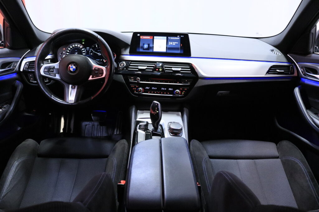 BMW - 520 - G30 Sedan 520d A M Sport / Prof. Navi / Hifit / Kamera / Sporttipenkit / LED / BMW - 520 - G30 Sedan 520d A M Sport / Prof. Navi / Hifit / Kamera / Sporttipenkit / LED / - Sedan