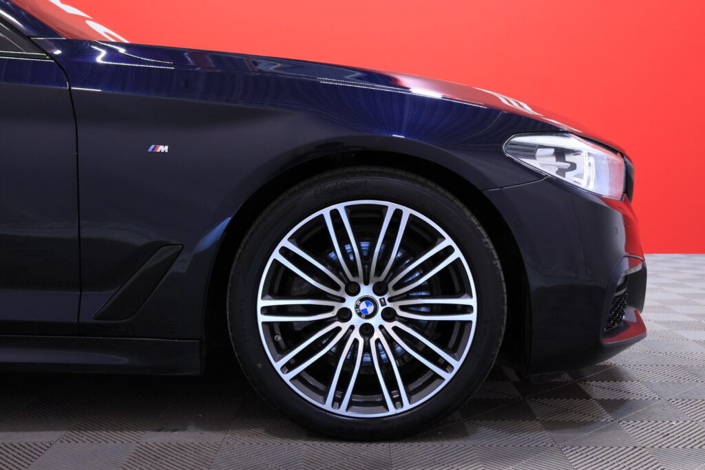 BMW - 520 - G30 Sedan 520d A M Sport / Prof. Navi / Hifit / Kamera / Sporttipenkit / LED / BMW - 520 - G30 Sedan 520d A M Sport / Prof. Navi / Hifit / Kamera / Sporttipenkit / LED / - Sedan