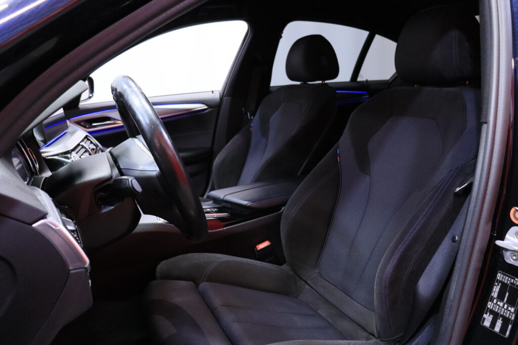 BMW - 520 - G30 Sedan 520d A M Sport / Prof. Navi / Hifit / Kamera / Sporttipenkit / LED / BMW - 520 - G30 Sedan 520d A M Sport / Prof. Navi / Hifit / Kamera / Sporttipenkit / LED / - Sedan