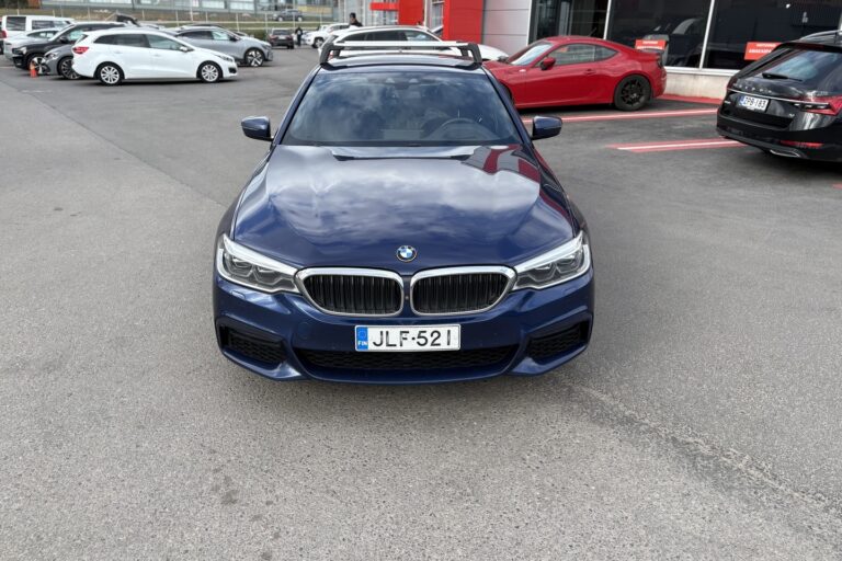 BMW - 520 - G30 Sedan 520d A xDrive Business Comfort - Sedan