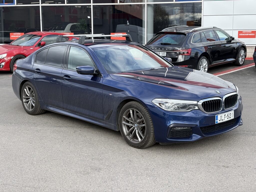 BMW - 520 - G30 Sedan 520d A xDrive Business Comfort - Sedan
