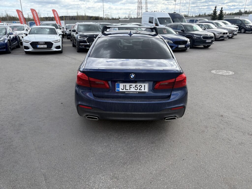 BMW - 520 - G30 Sedan 520d A xDrive Business Comfort BMW - 520 - G30 Sedan 520d A xDrive Business Comfort - Sedan