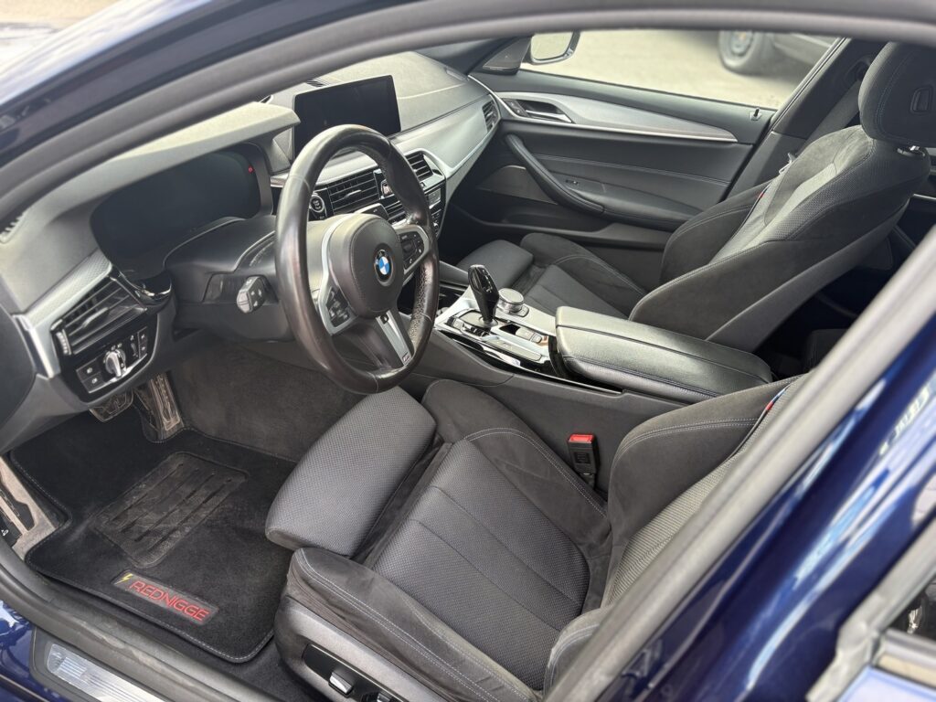BMW - 520 - G30 Sedan 520d A xDrive Business Comfort BMW - 520 - G30 Sedan 520d A xDrive Business Comfort - Sedan