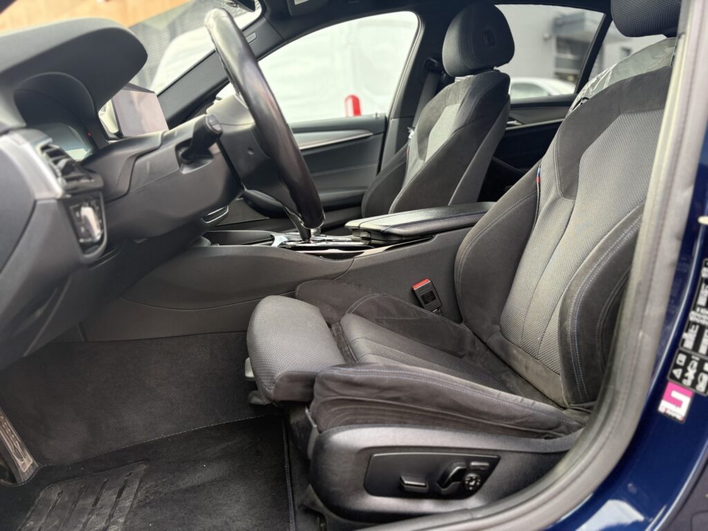 BMW - 520 - G30 Sedan 520d A xDrive Business Comfort BMW - 520 - G30 Sedan 520d A xDrive Business Comfort - Sedan