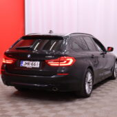 BMW - 520 - G31 Touring 520d A xDrive Business // Vakionopeudensäädin / Pysäköintiavustin / P. Kamera / Vetokoukku / 2x renkaat // - Farmari