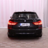 BMW - 520 - G31 Touring 520d A xDrive Business // Vakionopeudensäädin / Pysäköintiavustin / P. Kamera / Vetokoukku / 2x renkaat // - Farmari