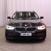 BMW - 520 - G31 Touring 520d A xDrive Business // Vakionopeudensäädin / Pysäköintiavustin / P. Kamera / Vetokoukku / 2x renkaat // - Farmari