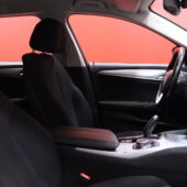 BMW - 520 - G31 Touring 520d A Business / Seisontatuuletus ajastimella / Vakionopeudensäädin Ohjauspyörän lämmitys / 2x renkaat // - Farmari