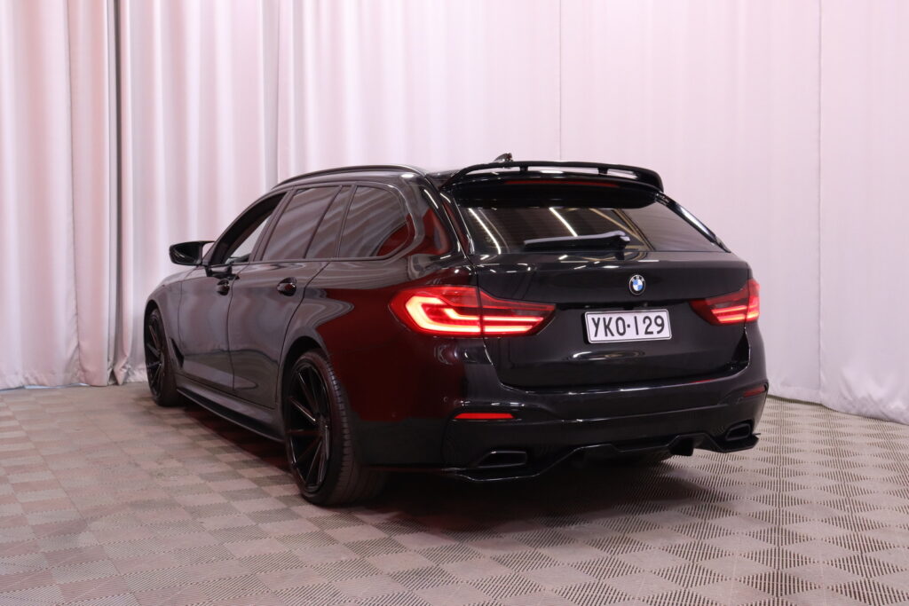 BMW - 520 - G31 Touring 520d A Business / Seisontatuuletus ajastimella / Vakionopeudensäädin Ohjauspyörän lämmitys / 2x renkaat // BMW - 520 - G31 Touring 520d A Business / Seisontatuuletus ajastimella / Vakionopeudensäädin Ohjauspyörän lämmitys / 2x renkaat // - Farmari