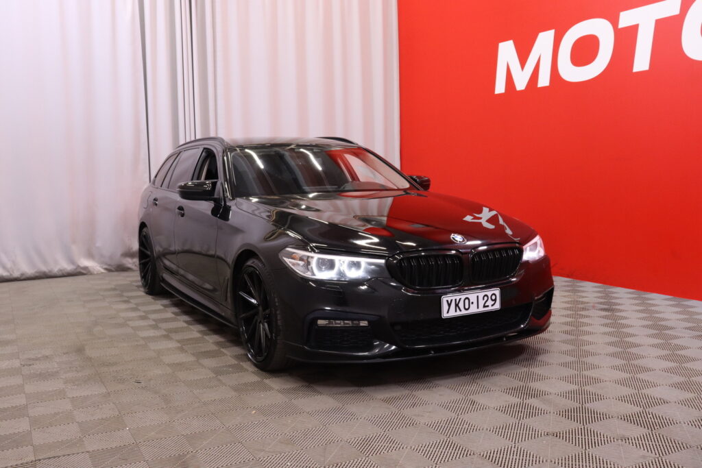 BMW - 520 - G31 Touring 520d A Business / Seisontatuuletus ajastimella / Vakionopeudensäädin Ohjauspyörän lämmitys / 2x renkaat // BMW - 520 - G31 Touring 520d A Business / Seisontatuuletus ajastimella / Vakionopeudensäädin Ohjauspyörän lämmitys / 2x renkaat // - Farmari