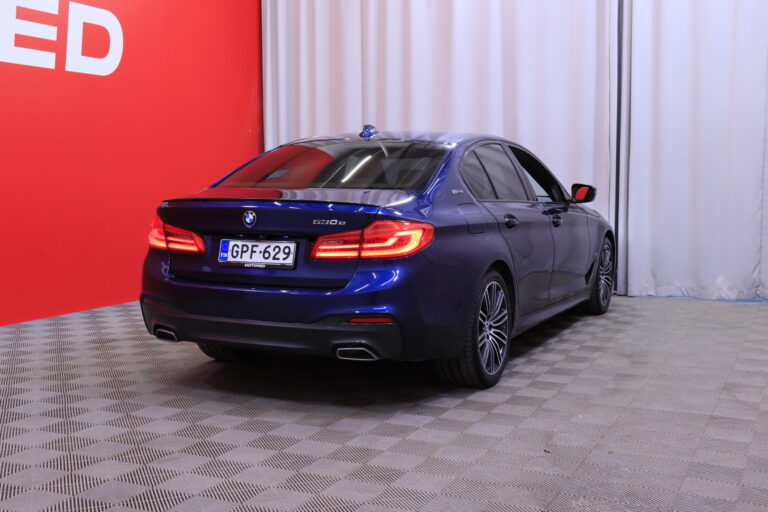 BMW - 530 - G30 iPerformance Sedan M sport // LED / Harman&Kardon / Prof.navi / CarPlay / Lämmitettävä ratti / Shadow Line // - Sedan