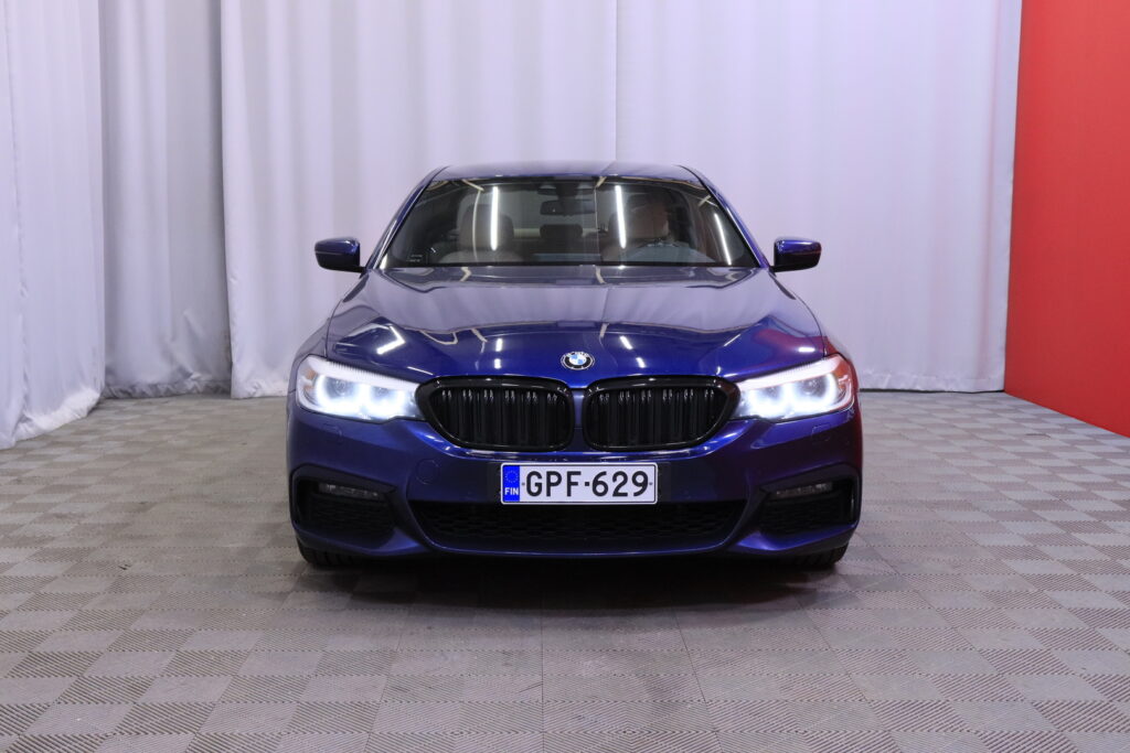 BMW - 530 - G30 iPerformance Sedan M sport // LED / Harman&Kardon / Prof.navi / CarPlay / Lämmitettävä ratti / Shadow Line // BMW - 530 - G30 iPerformance Sedan M sport // LED / Harman&Kardon / Prof.navi / CarPlay / Lämmitettävä ratti / Shadow Line // - Sedan