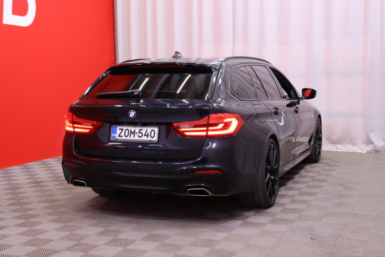 BMW - 530 - G31 Touring 530d A xDrive Business M-SPORT  // Webasto / Acc / Koukku / Hud / H&K / Comfort Muisti penkki / Ilmastoidut etuistuimet / Panorama // - Farmari