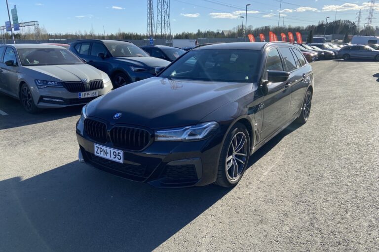 BMW - 530 - G31 Touring 530e xDrive M Sport LCI - Farmari