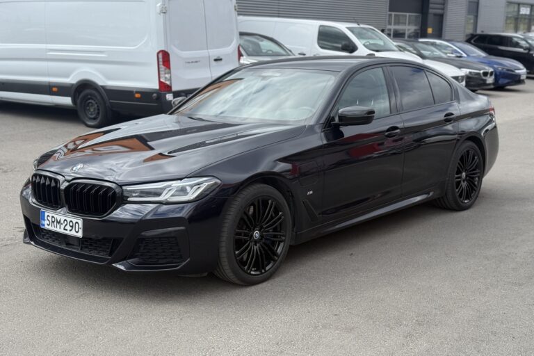 BMW - 545 - G30 Sedan 545e xDrive A M Sport - Sedan