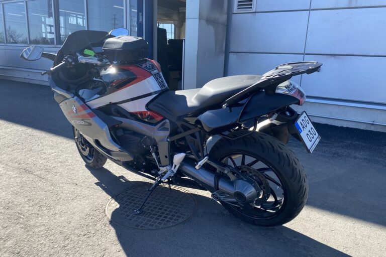 BMW - K - 1300 S // Juuri saapunut! / 2x Laukut / Akrapovic / ESA / Kahvalämppärit / Navi // - Moottoripyörä