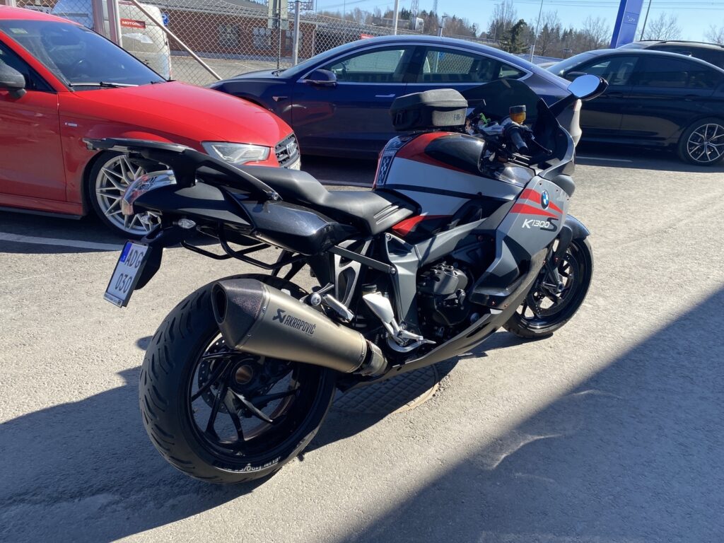 BMW - K - 1300 S // Juuri saapunut! / 2x Laukut / Akrapovic / ESA / Kahvalämppärit / Navi // BMW - K - 1300 S // Juuri saapunut! / 2x Laukut / Akrapovic / ESA / Kahvalämppärit / Navi // - Moottoripyörä