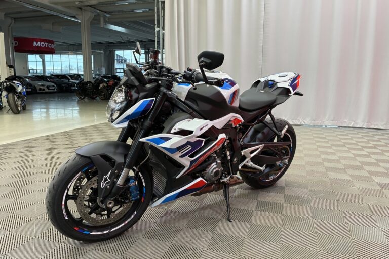 BMW - M - 1000R // 1.Om. Suomi-Pyörä / Takuu / Merkkihuollettu / Shifter / Vakkari // - Moottoripyörä