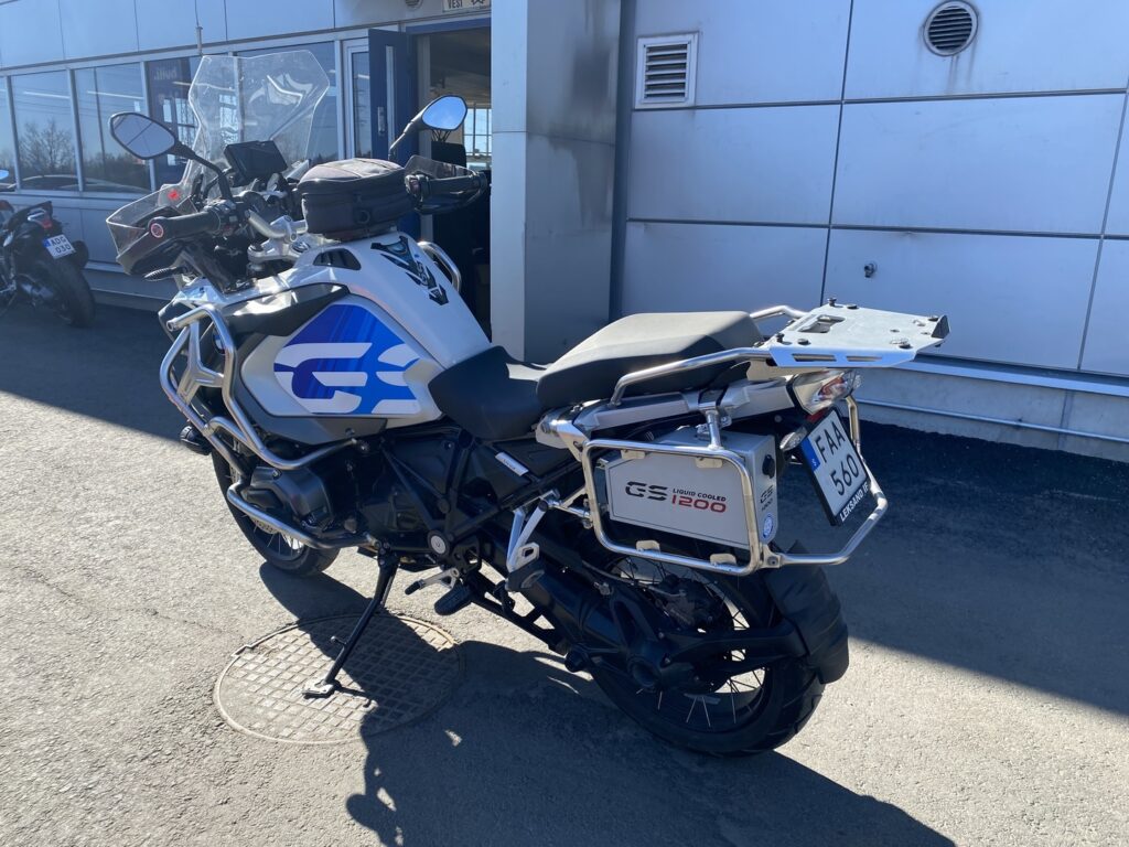 BMW - R - 1200GS Adventure / Navi / Laukut / Dynamic ESA / Vakkari / Driving modes PRO // BMW - R - 1200GS Adventure / Navi / Laukut / Dynamic ESA / Vakkari / Driving modes PRO // - Moottoripyörä