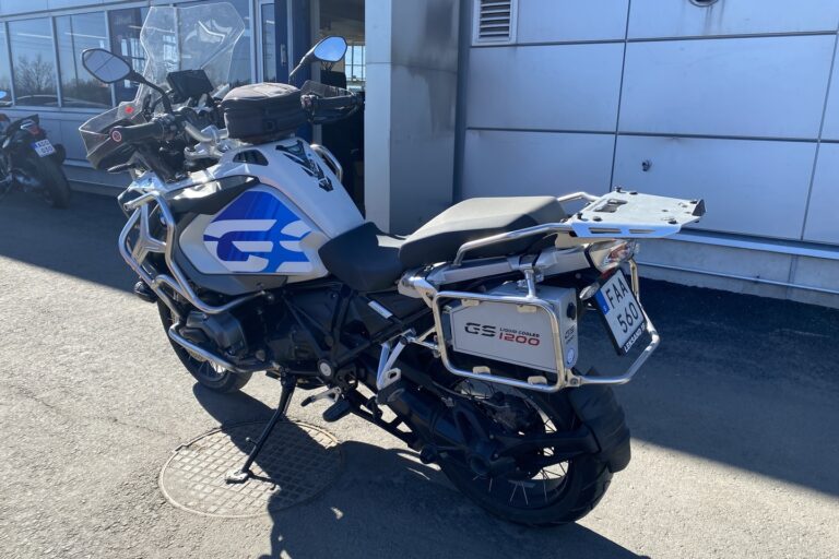 BMW - R - 1200GS Adventure / Navi / Laukut / Dynamic ESA / Vakkari / Driving modes PRO // - Moottoripyörä