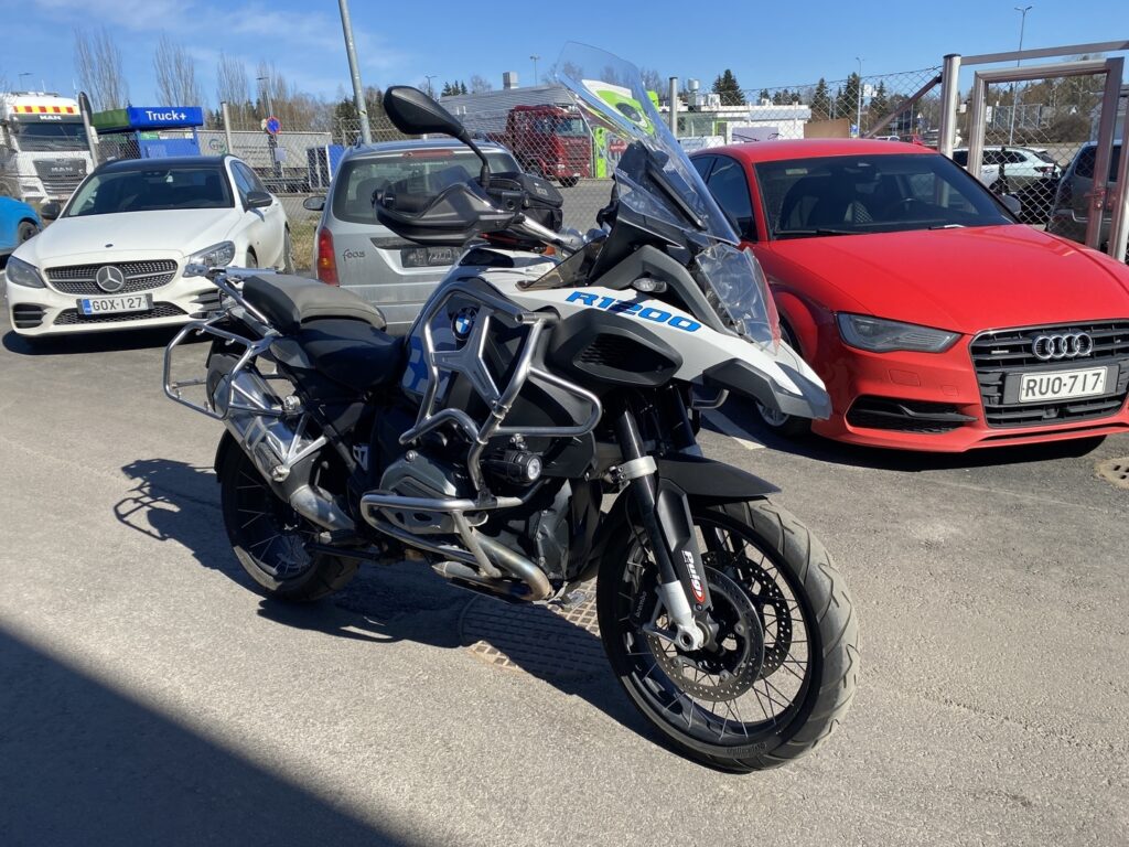 BMW - R - 1200GS Adventure / Navi / Laukut / Dynamic ESA / Vakkari / Driving modes PRO // BMW - R - 1200GS Adventure / Navi / Laukut / Dynamic ESA / Vakkari / Driving modes PRO // - Moottoripyörä
