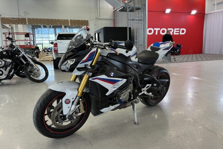 BMW - S - 1000R // Juuri saapunut! / Huoltokirja / Shifter Pro / Ajomodet Pro / DTC // - Moottoripyörä