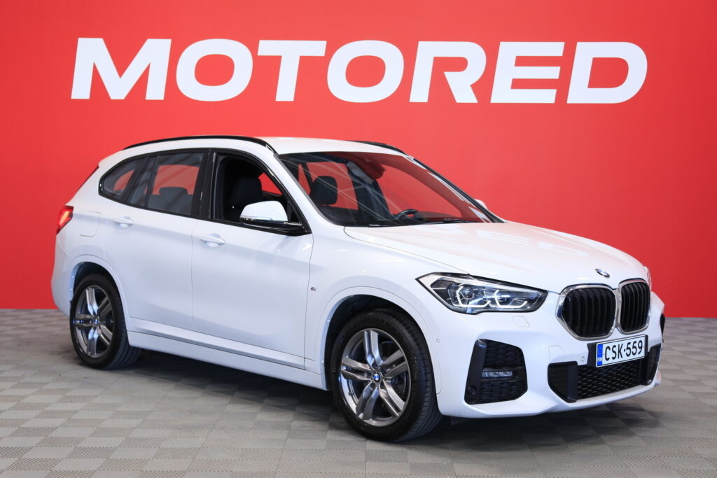 BMW - X1 - F48 xDrive25e A Business M Sport // Koukku / Sporttinahat / Tutkat / LED / Vakkari / - Farmari