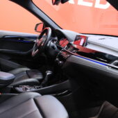 BMW - X1 - F48 xDrive25e A Business M Sport // Koukku / Sporttinahat / Tutkat / LED / Vakkari / - Farmari