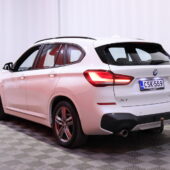 BMW - X1 - F48 xDrive25e A Business M Sport // Koukku / Sporttinahat / Tutkat / LED / Vakkari / - Farmari