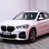 BMW - X1 - F48 xDrive25e A Business M Sport // Koukku / Sporttinahat / Tutkat / LED / Vakkari / - Farmari