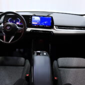 BMW - X1 - U11 25e xDrive Charged Edition / 1-Om. Merkkihuollettu Suomi-auto / ACC / Harman&Kardon / Muistipenkki hieronnalla / Koukku / - Maastoauto