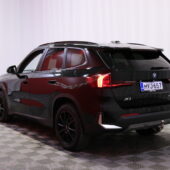 BMW - X1 - U11 25e xDrive Charged Edition / 1-Om. Merkkihuollettu Suomi-auto / ACC / Harman&Kardon / Muistipenkki hieronnalla / Koukku / - Maastoauto