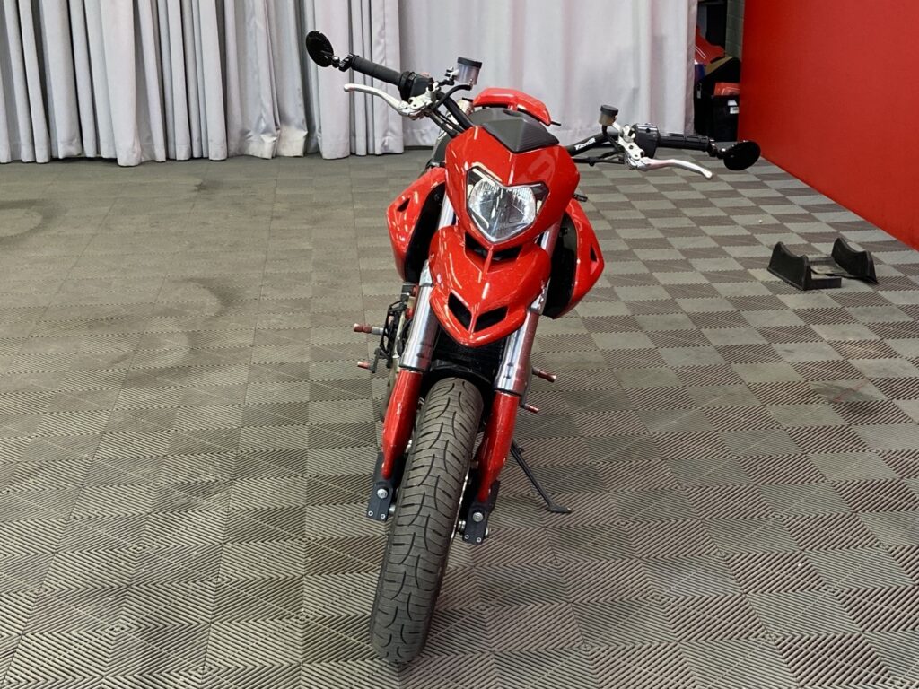 DUCATI - HYPERMOTARD - 1100 // Juuri saapunut! / Suomi-pyörä / Hiilikuitu / Termignoni / Huoltokirja // DUCATI - HYPERMOTARD - 1100 // Juuri saapunut! / Suomi-pyörä / Hiilikuitu / Termignoni / Huoltokirja // - Moottoripyörä