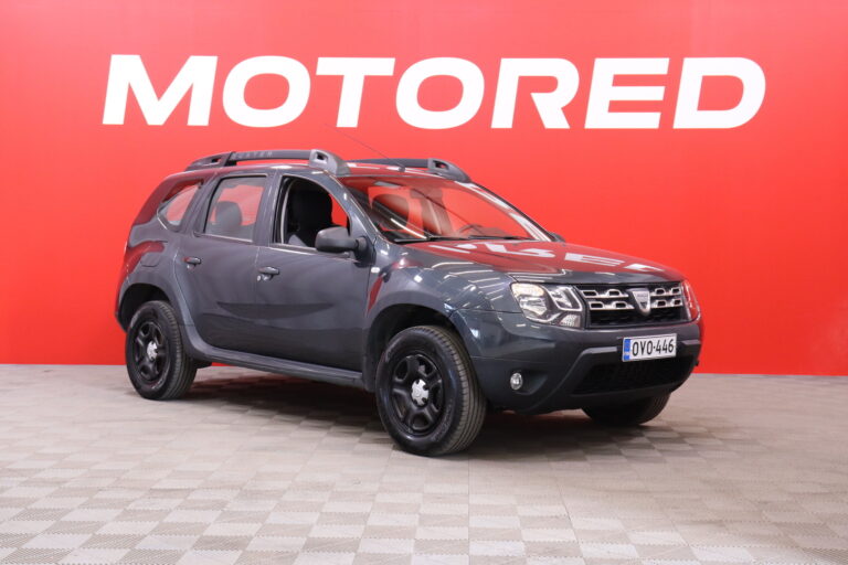 Dacia - Duster - TCe 125 S&S 4x4 Laureate // Vakkari / Lohko+sisäpistoke / Defa lämppäri / ilmastointi / 2x renkaat // - Maastoauto