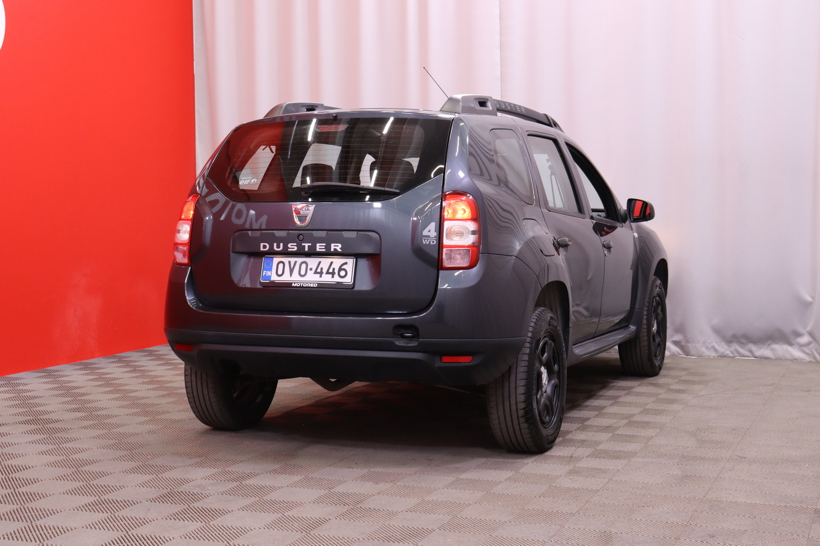 Dacia - Duster - TCe 125 S&S 4x4 Laureate // Vakkari / Lohko+sisäpistoke / Defa lämppäri / ilmastointi / 2x renkaat // - Maastoauto