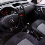 Dacia - Duster - TCe 125 S&S 4x4 Laureate // Vakkari / Lohko+sisäpistoke / Defa lämppäri / ilmastointi / 2x renkaat // - Maastoauto