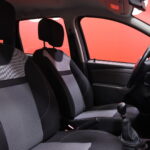 Dacia - Duster - TCe 125 S&S 4x4 Laureate // Vakkari / Lohko+sisäpistoke / Defa lämppäri / ilmastointi / 2x renkaat // - Maastoauto