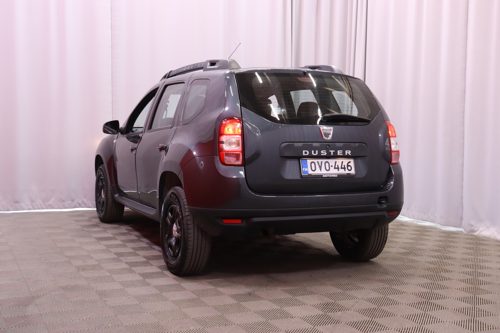 Dacia - Duster - TCe 125 S&S 4x4 Laureate // Vakkari / Lohko+sisäpistoke / Defa lämppäri / ilmastointi / 2x renkaat // - Maastoauto