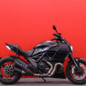 Ducati - Diavel - 1200 // Juuri Saapunut / Facelift / Huoltokirja / Desmot tehty /Ajomodet! // - Moottoripyörä