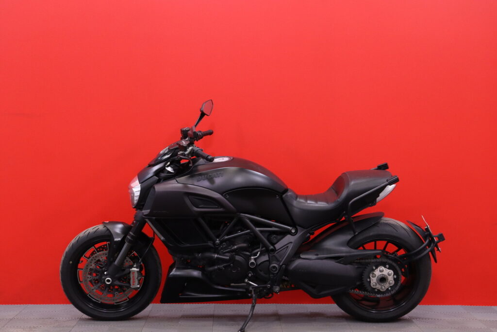 Ducati - Diavel - 1200 // Juuri Saapunut / Facelift / Huoltokirja / Desmot tehty /Ajomodet! // Ducati - Diavel - 1200 // Juuri Saapunut / Facelift / Huoltokirja / Desmot tehty /Ajomodet! // - Moottoripyörä
