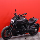 Ducati - Diavel - 1200 // Juuri Saapunut / Facelift / Huoltokirja / Desmot tehty /Ajomodet! // - Moottoripyörä