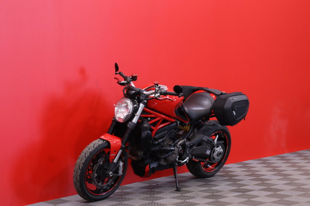 Ducati - MONSTER - 1200 // Juuri saapunut / Suomi pyörä / Termignoni / Laukut // Ducati - MONSTER - 1200 // Juuri saapunut / Suomi pyörä / Termignoni / Laukut // - Moottoripyörä