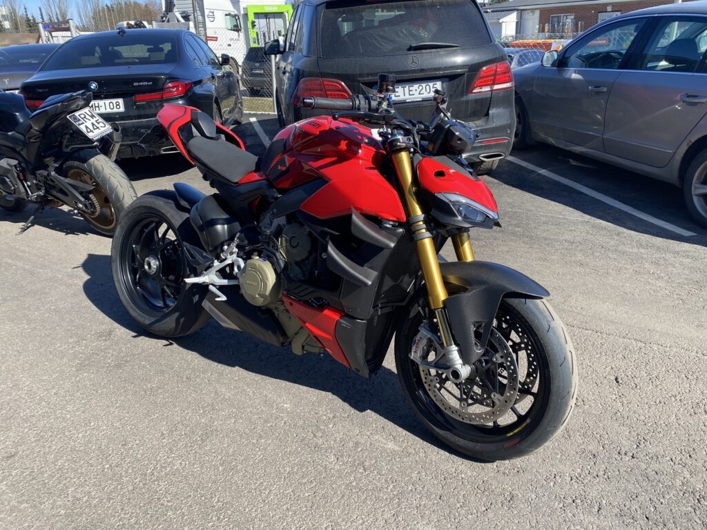 Ducati - Streetfighter - V4S // Merkkihuollettu! / Öhlins / DQS / DWS / DSC / DTC // Ducati - Streetfighter - V4S // Merkkihuollettu! / Öhlins / DQS / DWS / DSC / DTC // - Moottoripyörä