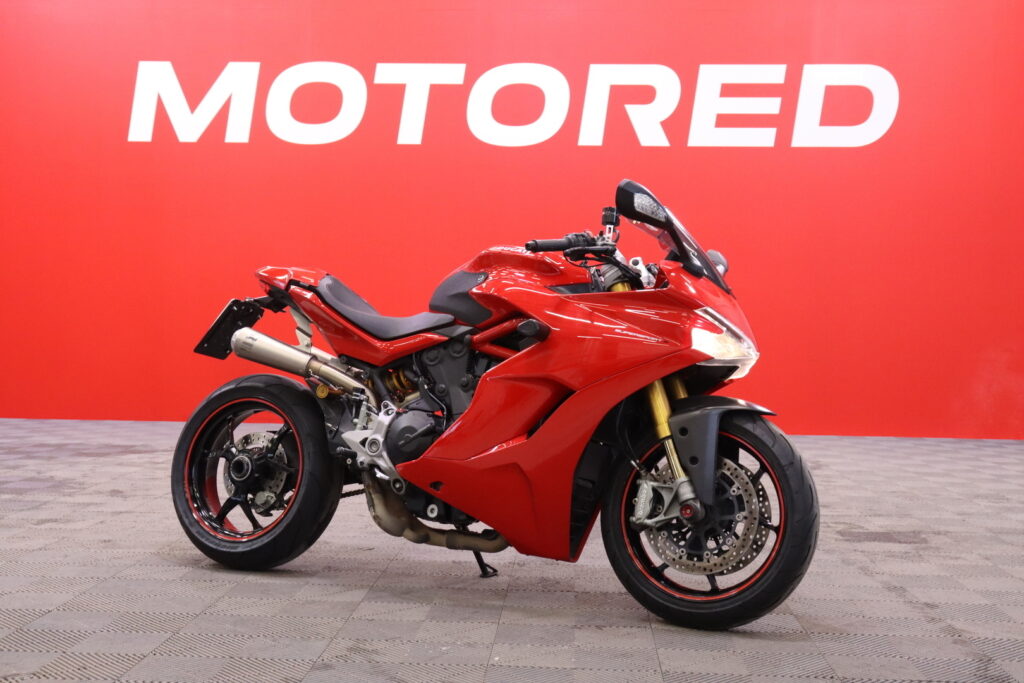 Ducati - Supersport - 950 S // Akrapovic kokoputkisto / Huoltkokirja / Shifter / Hiilikuitu-osaa  // - Moottoripyörä