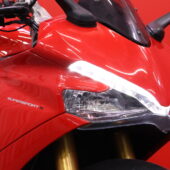 Ducati - Supersport - 950 S // Akrapovic kokoputkisto / Huoltkokirja / Shifter / Hiilikuitu-osaa  // - Moottoripyörä