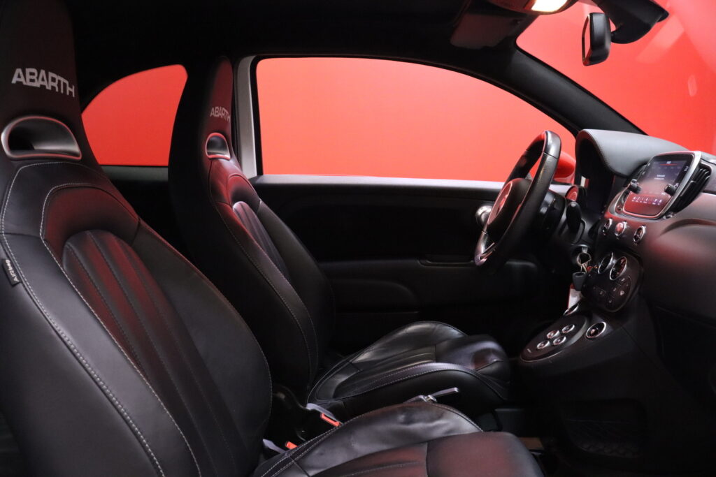 Fiat-Abarth - 500 - Abarth 595 Turismo Cabrio Fiat-Abarth - 500 - Abarth 595 Turismo Cabrio - Viistoperä