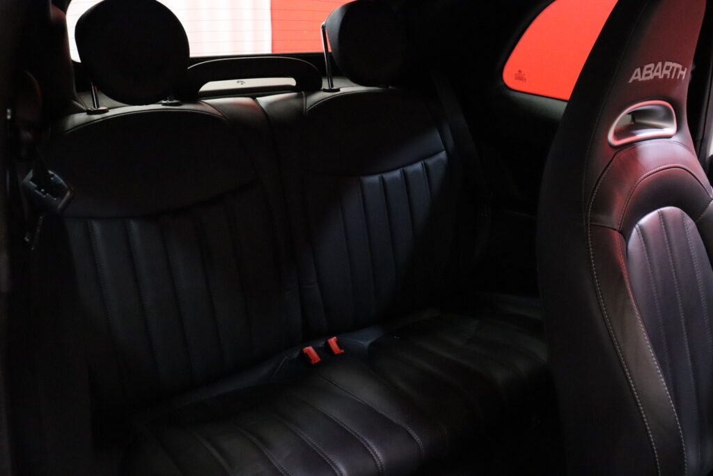 Fiat-Abarth - 500 - Abarth 595 Turismo Cabrio Fiat-Abarth - 500 - Abarth 595 Turismo Cabrio - Viistoperä