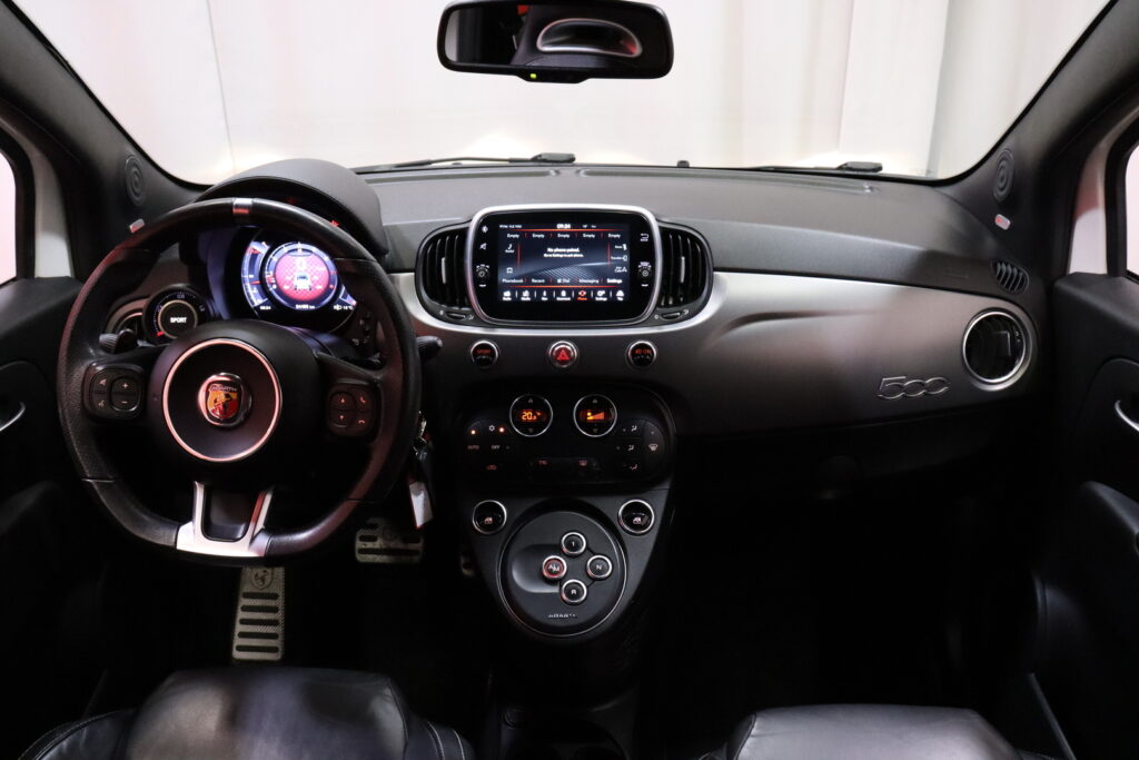 Fiat-Abarth - 500 - Abarth 595 Turismo Cabrio Fiat-Abarth - 500 - Abarth 595 Turismo Cabrio - Viistoperä