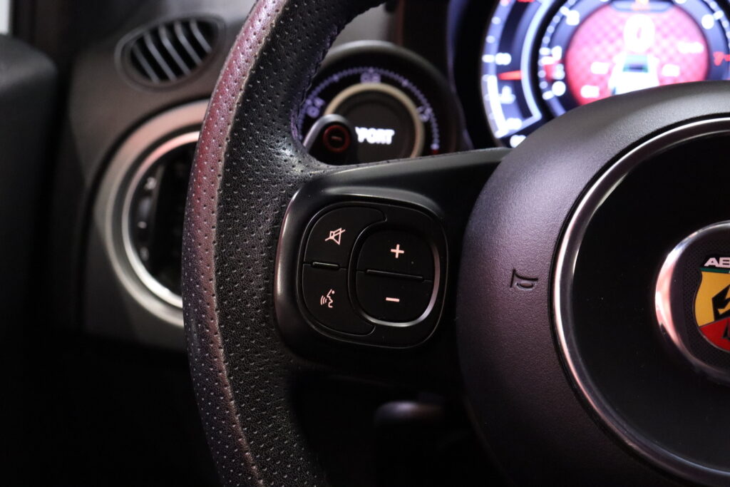 tuotekuva-Fiat-Abarth-500-EPX-399-2026-04-10-160604-15 tuotekuva-Fiat-Abarth-500-EPX-399-2026-04-10-160604-15